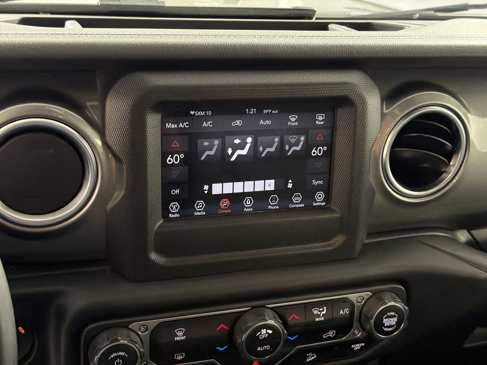 Used 2020 Jeep Wrangler Unlimited Sahara AWD/4WD image 28