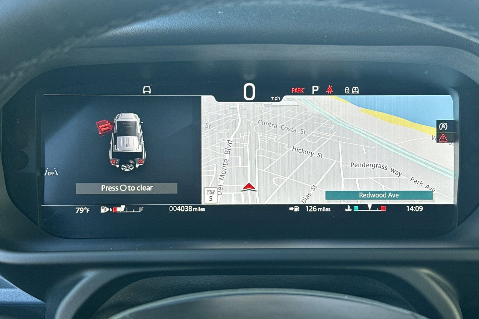 Used 2024 Land Rover Defender 110 X image 31