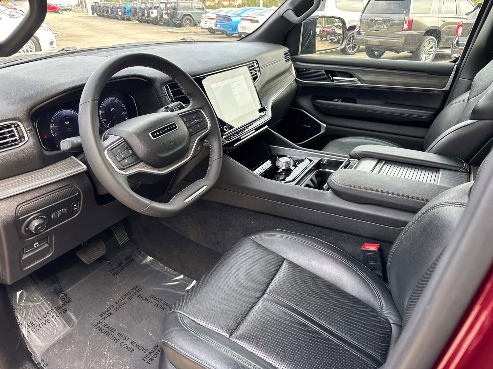 Certified 2024 Jeep Wagoneer Series II w/ Flexible Seating Group RWD image 22