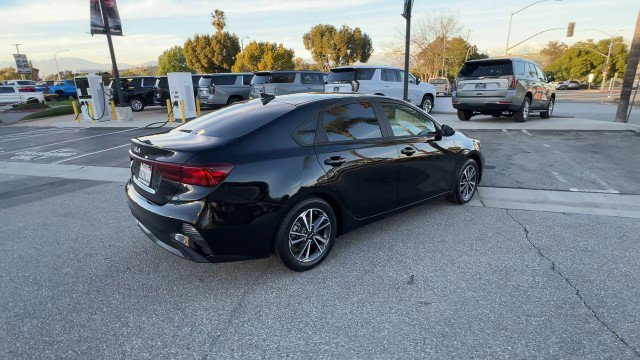 Used 2024 Kia Forte LXS image 8