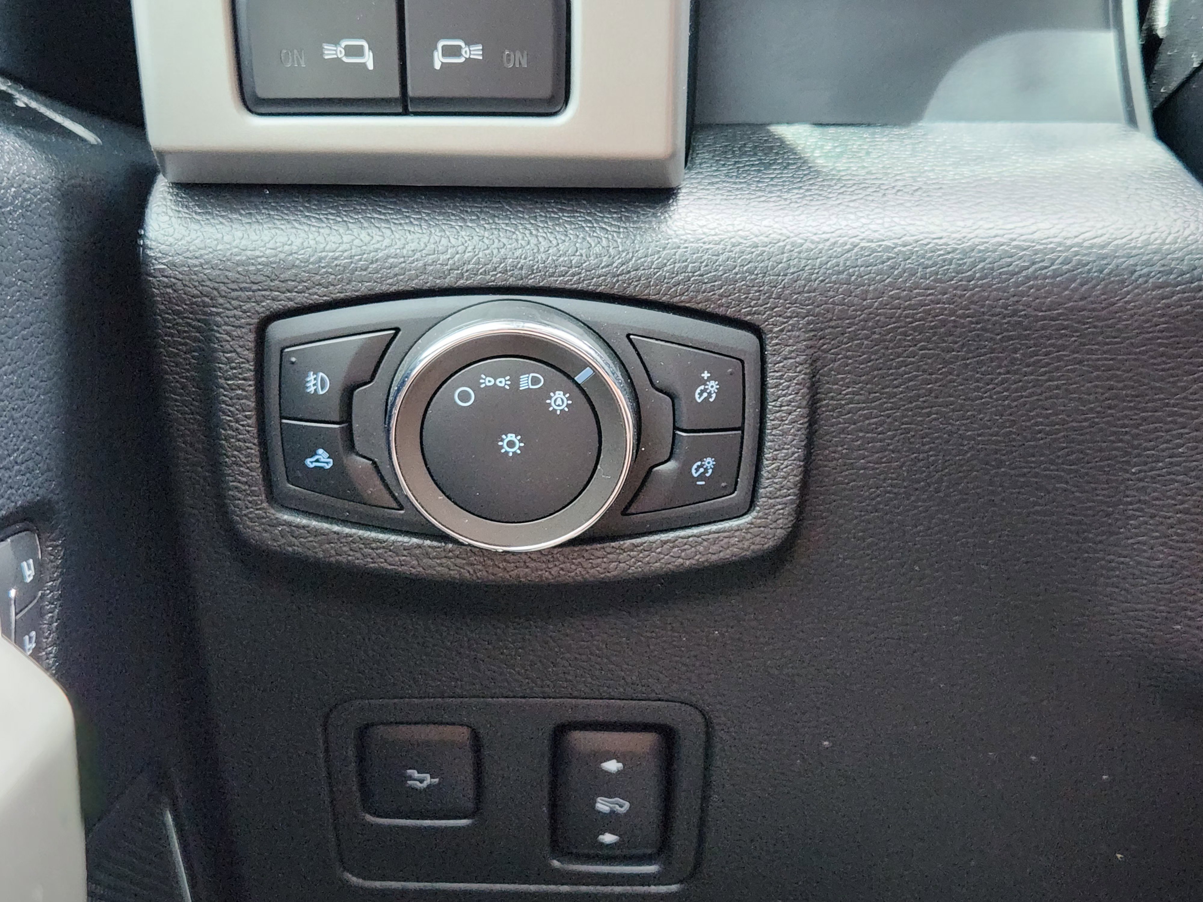 Used 2021 Ford F250 Lariat AWD/4WD image 23