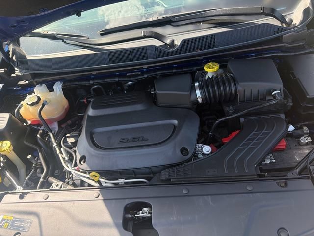 Used 2021 Chrysler Pacifica Limited AWD/4WD image 25