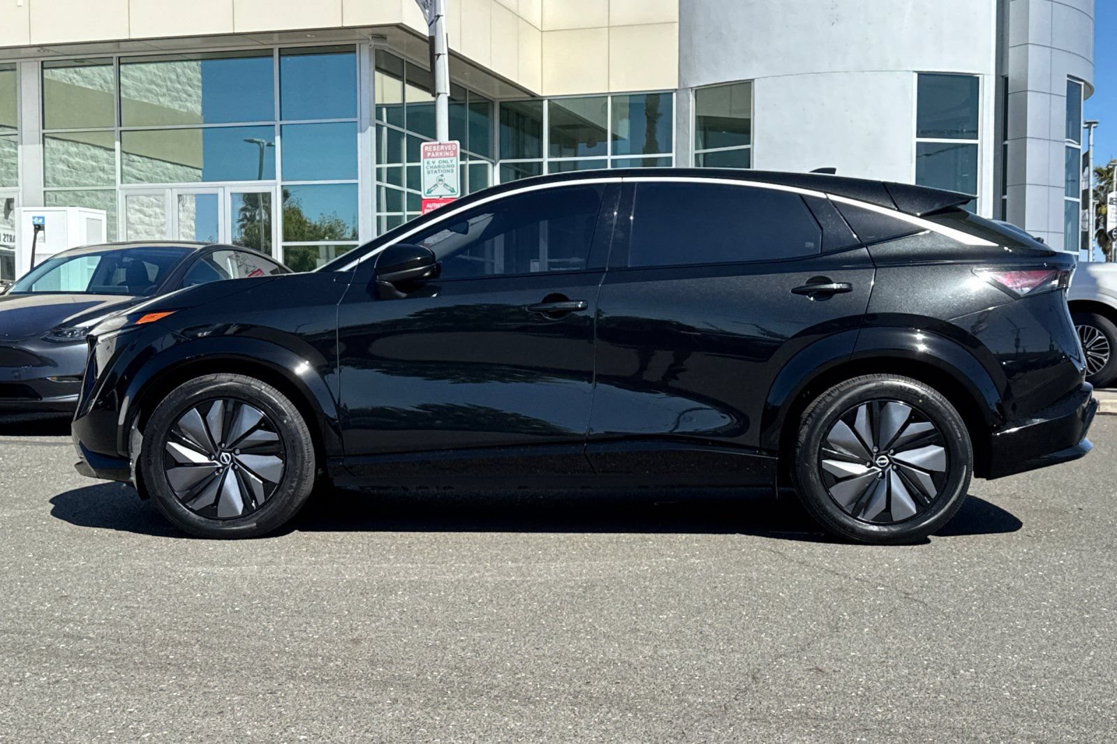Certified 2023 Nissan Ariya FWD image 7