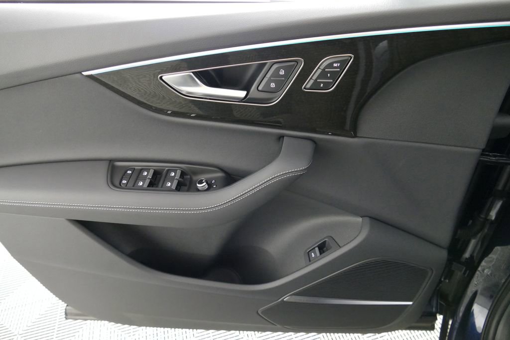 Certified 2025 Audi Q7 3.0T Premium Plus w/ Premium Plus Package AWD/4WD image 16