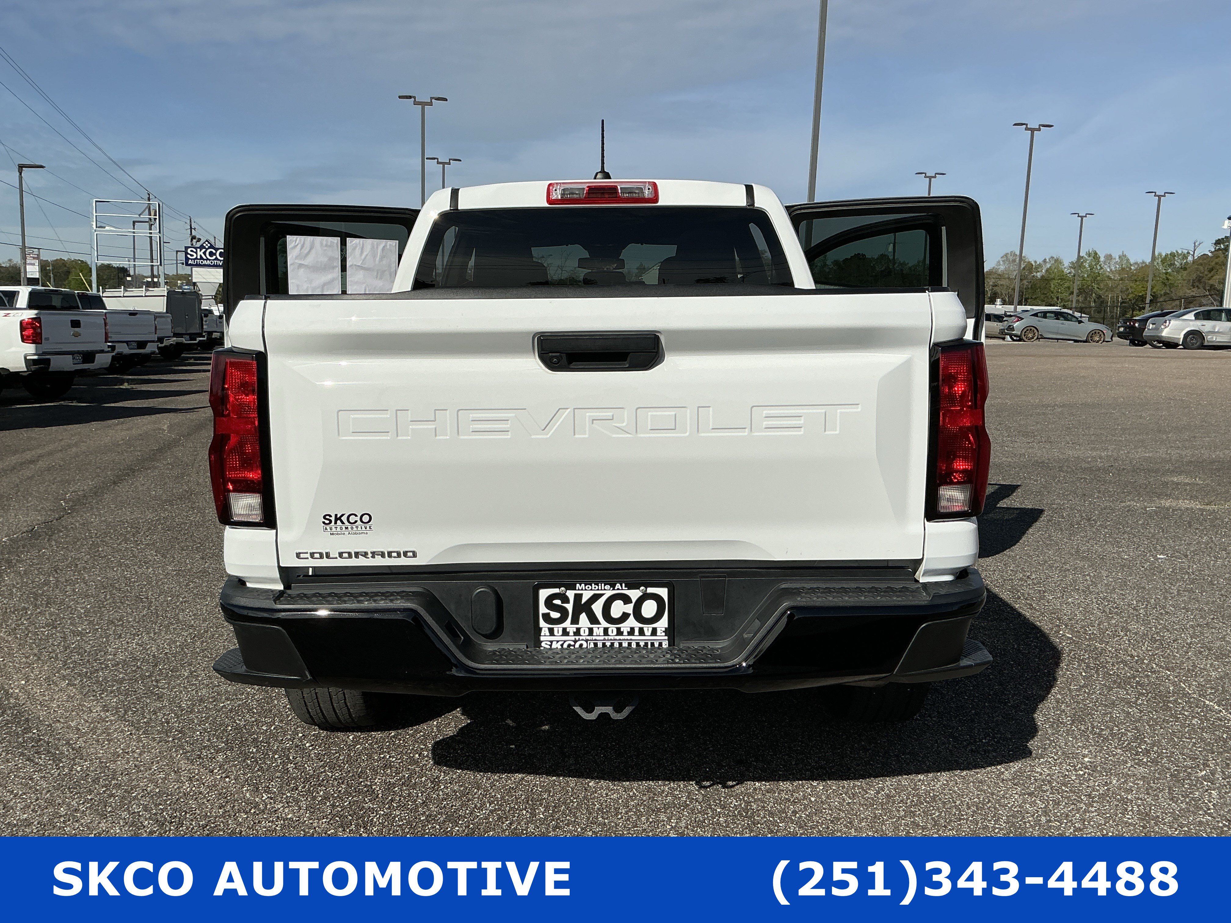 Used 2023 Chevrolet Colorado W/T RWD image 32