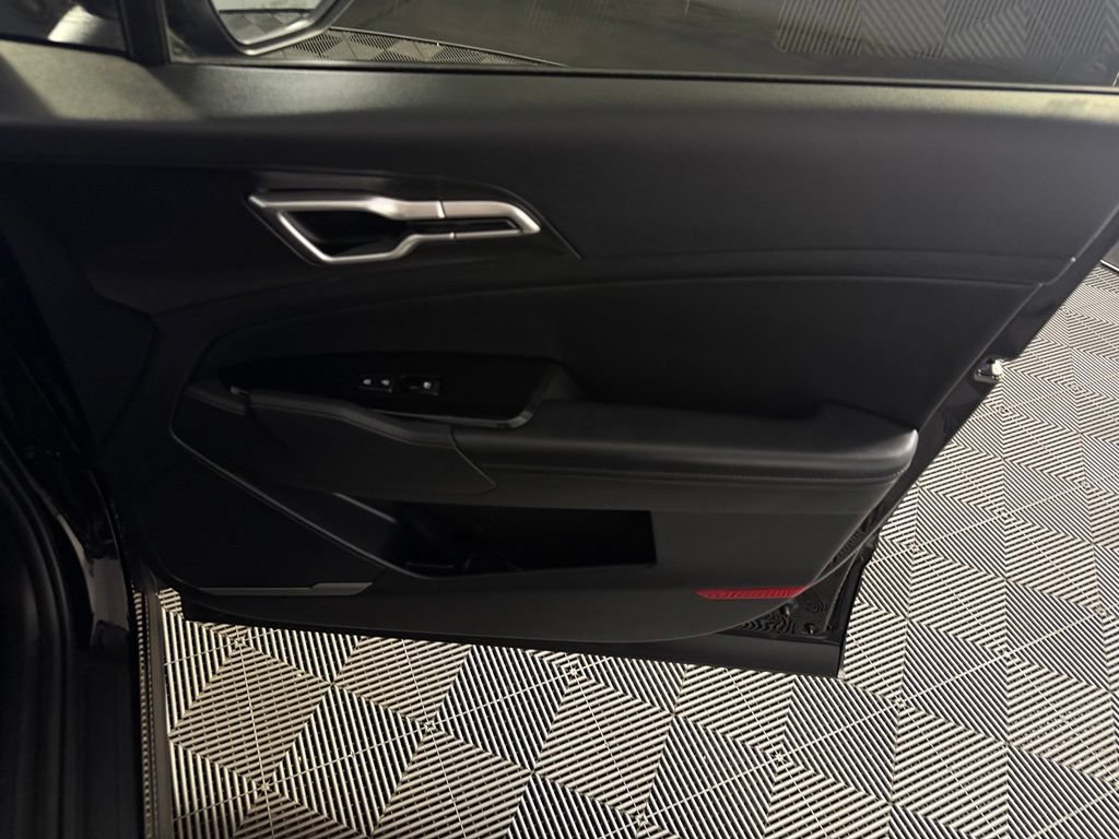 Used 2025 Kia Sportage EX FWD image 31