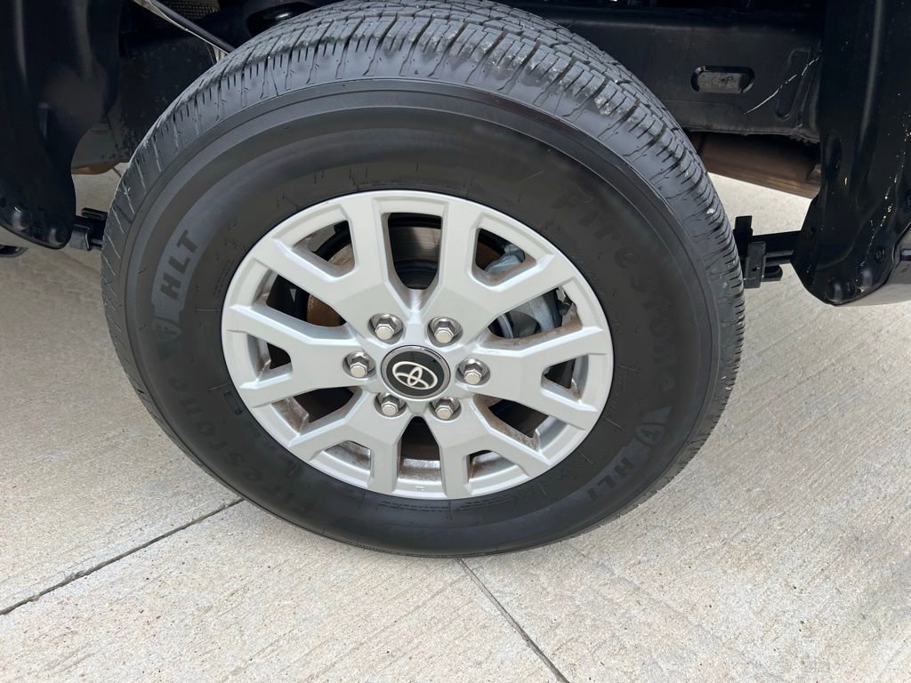 Used 2025 Toyota Tacoma SR image 22