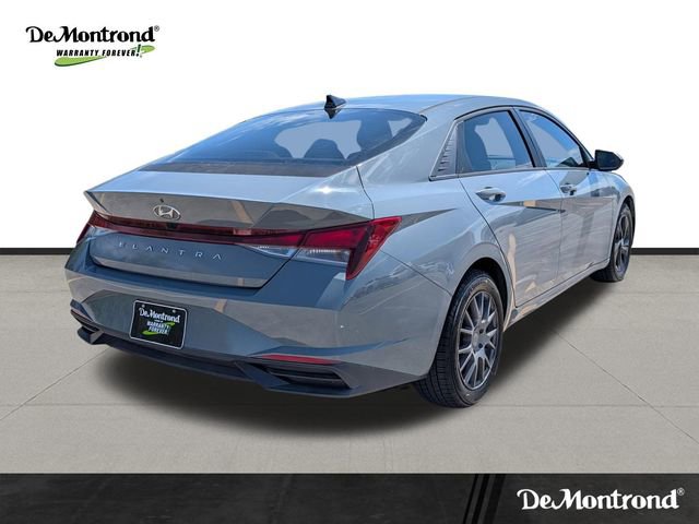 Used 2022 Hyundai Elantra SEL w/ Preferred Accessory Package FWD image 5