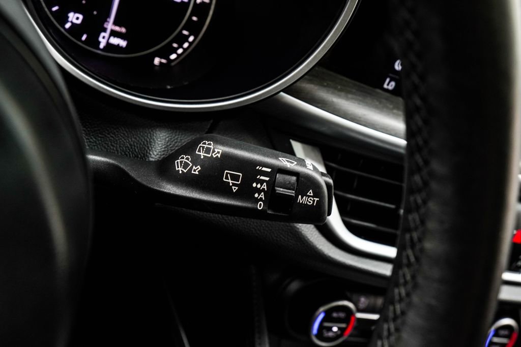 Used 2022 Alfa Romeo Stelvio Ti image 35