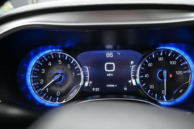 Used 2019 Chrysler Pacifica Limited w/ S Appearance Package FWD image 2