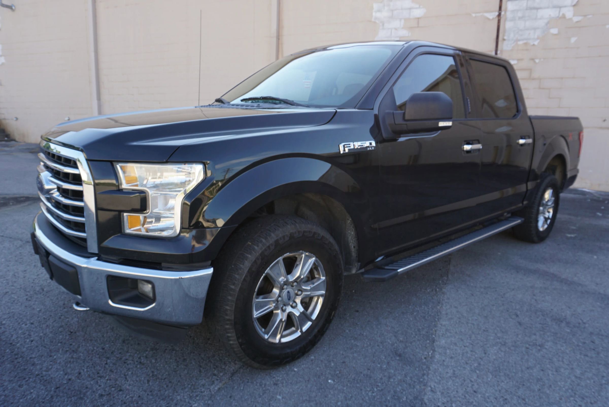 Used 2015 Ford F150 XLT w/ Equipment Group 301A Mid image 4