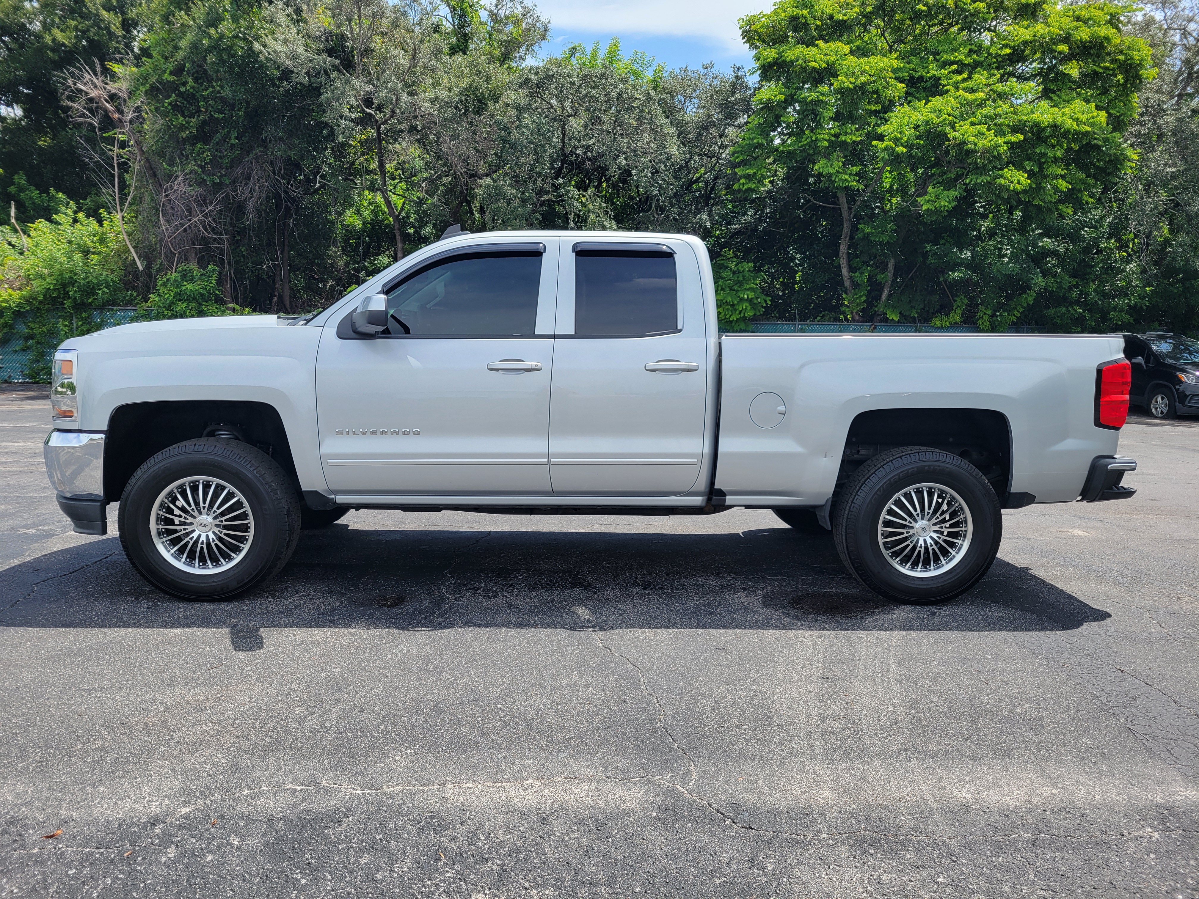Certified 2017 Chevrolet Silverado 1500 LT w/ All Star Edition RWD image 13