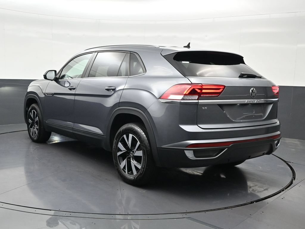 Used 2022 Volkswagen Atlas Cross Sport SE FWD image 3