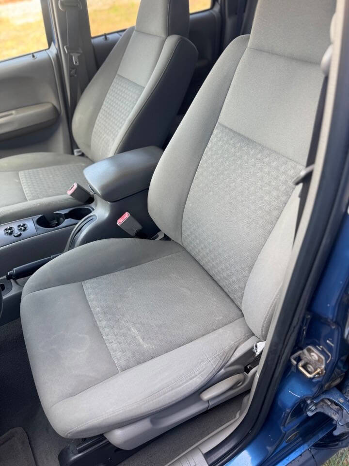 Used 2006 Jeep Liberty Sport RWD image 15