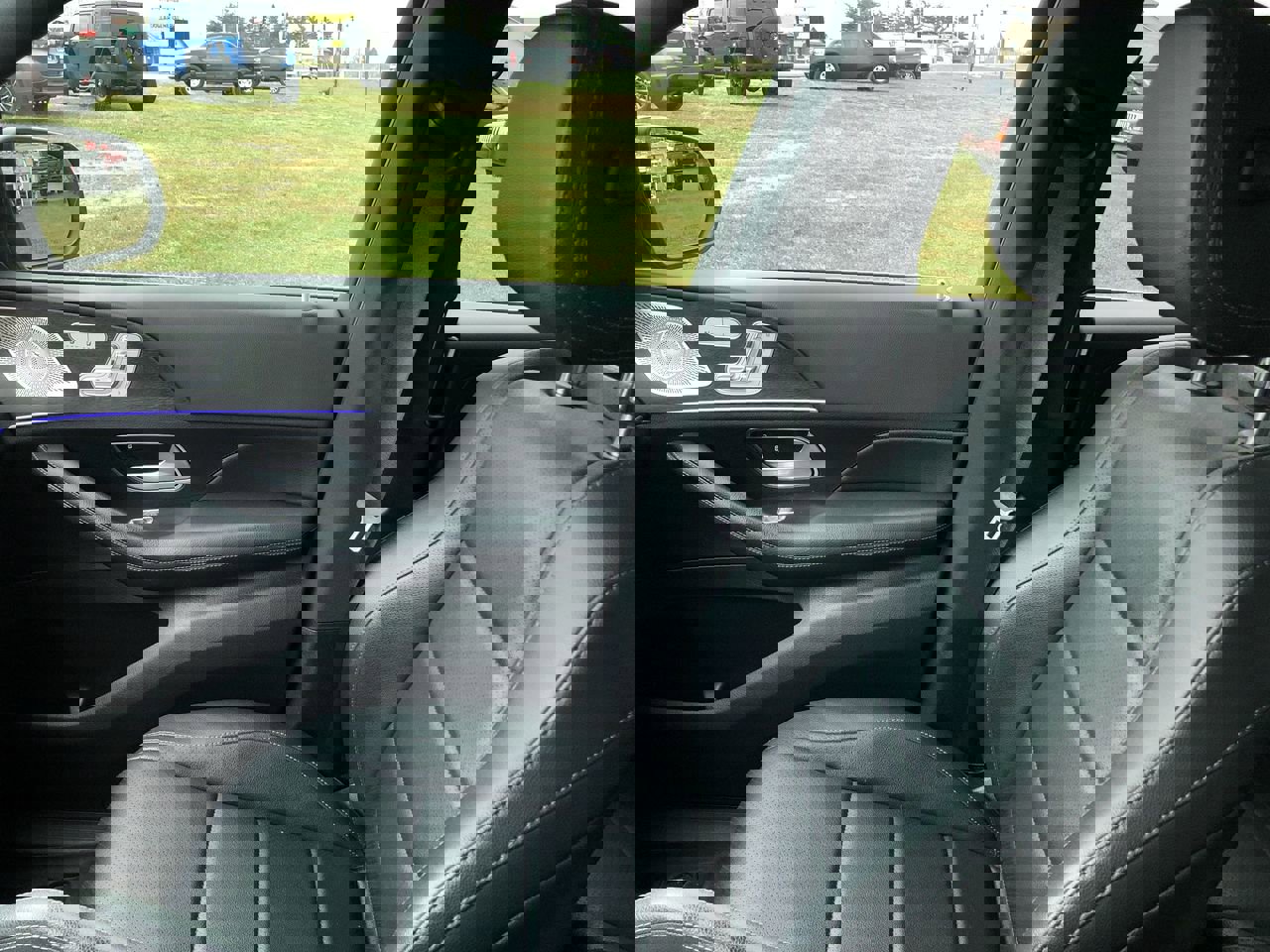 Used 2021 Mercedes-Benz GLS 450 4MATIC image 25