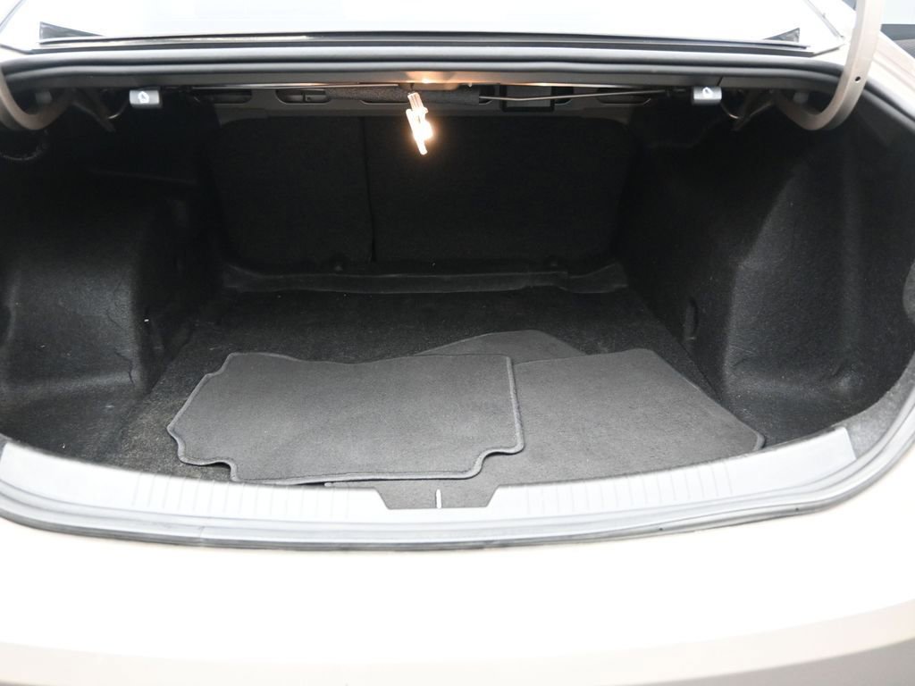 Used 2022 Chevrolet Malibu LS FWD image 19