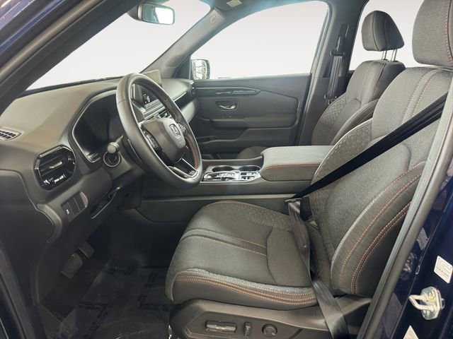 Used 2025 Honda Pilot Sport image 9