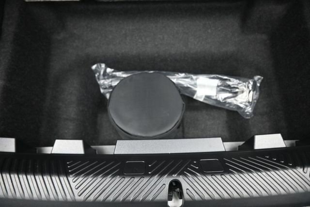 New 2026 BMW i5 eDrive40 w/ Premium Package RWD image 14