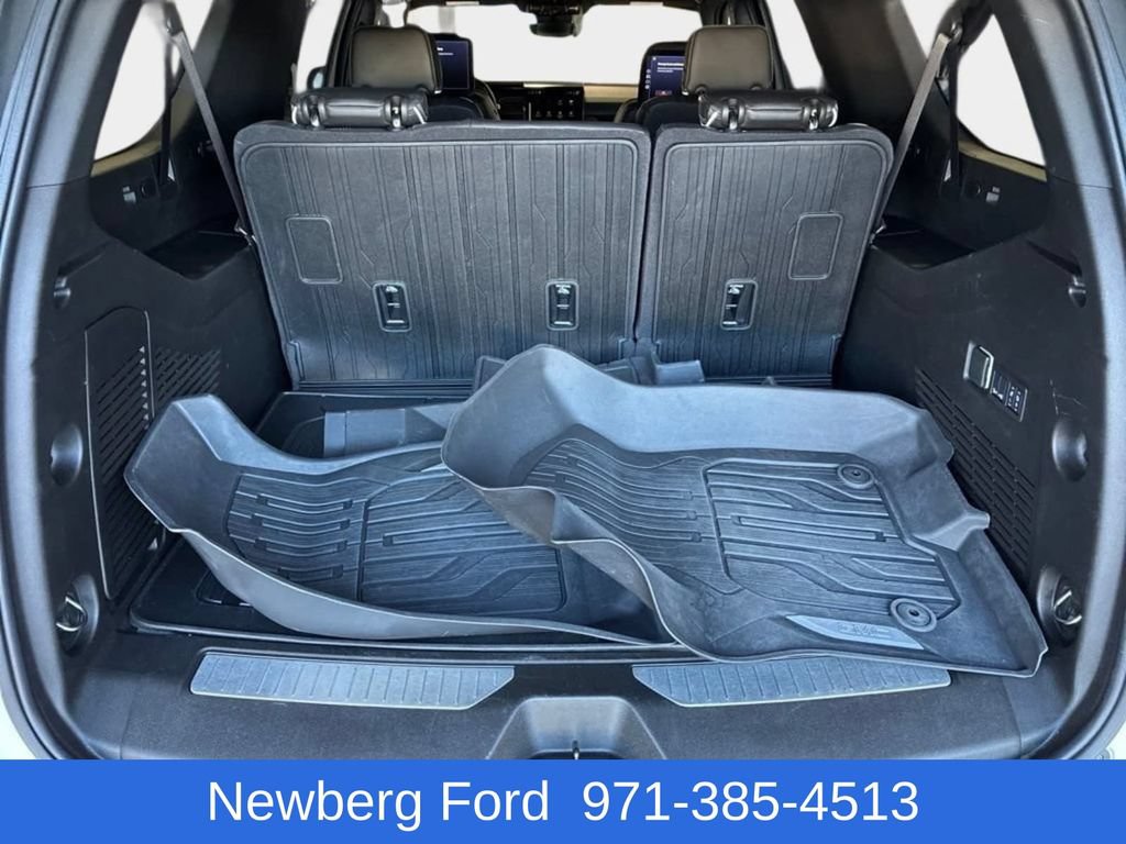 Used 2025 GMC Yukon XL AT4 Ultimate w/ LPO, AT4 Appearance Package AWD/4WD image 39