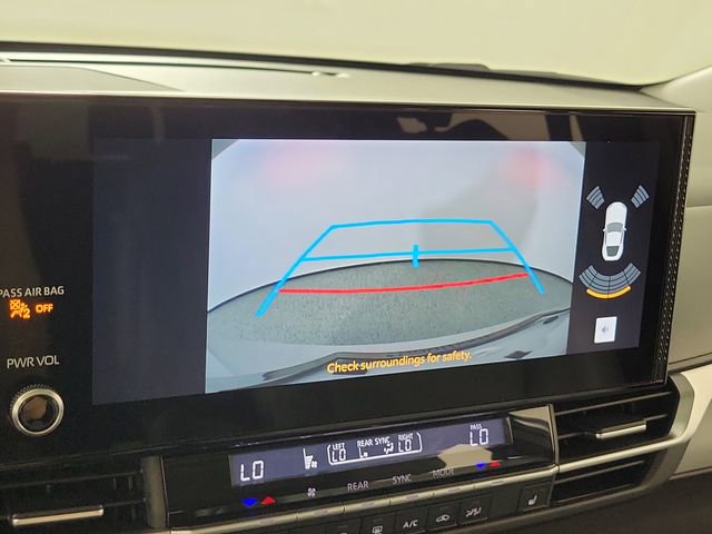 Used 2025 Toyota Sienna XLE FWD image 30