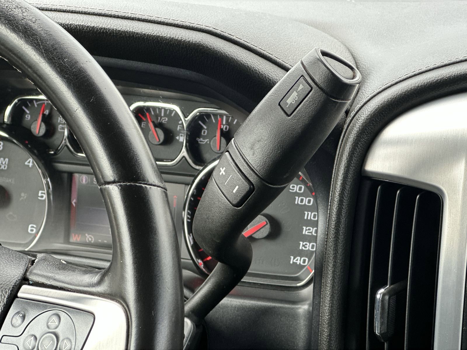 Used 2015 GMC Sierra 1500 SLE w/ SLE Value Package AWD/4WD image 30