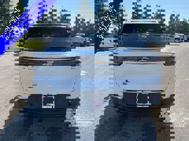 New 2026 Chevrolet Equinox EV LT video 4