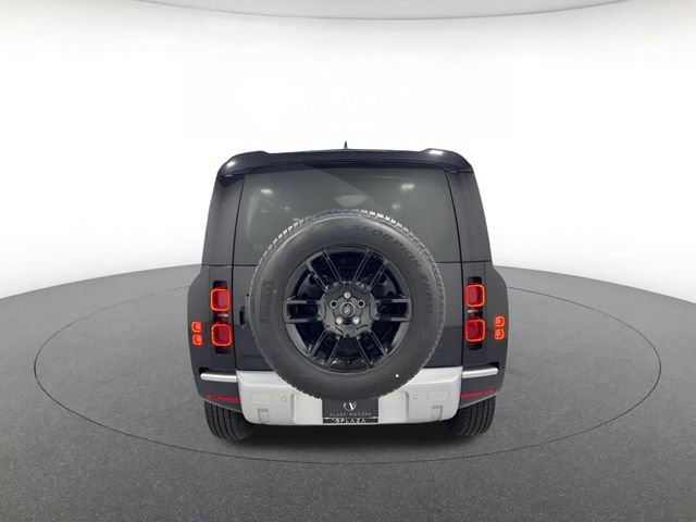 Used 2025 Land Rover Defender 110 S image 5