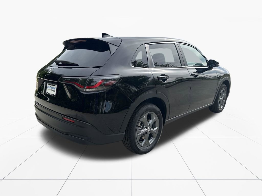 New 2026 Honda HR-V LX image 8
