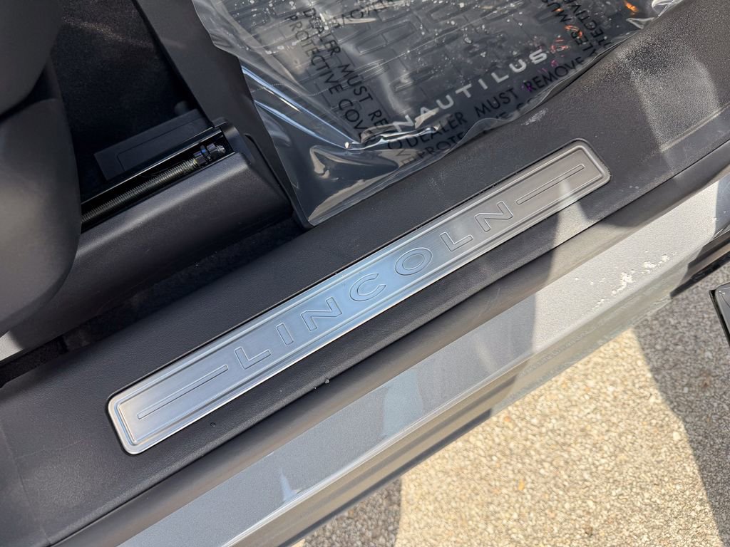 Used 2024 Lincoln Nautilus Reserve w/ Jet Appearance Package (87T) image 25