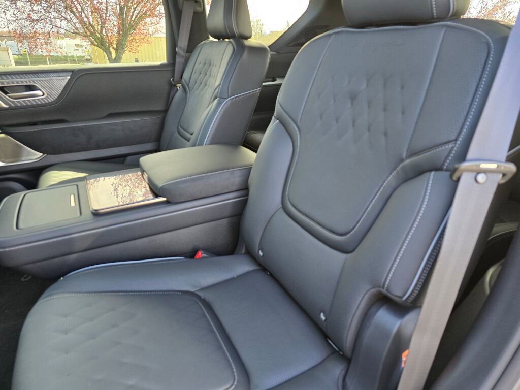 New 2025 INFINITI QX80 Autograph w/ Premium Cargo Package image 16