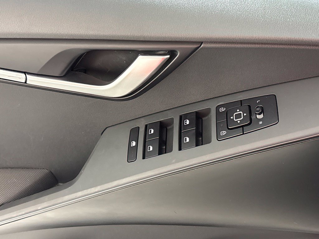 New 2026 Kia Niro LX FWD image 24