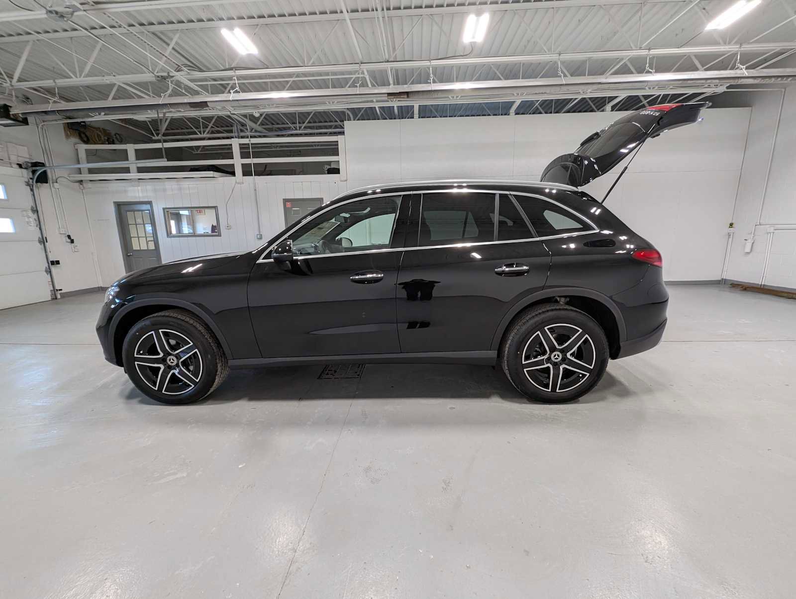 New 2026 Mercedes-Benz GLC 300 4MATIC image 10