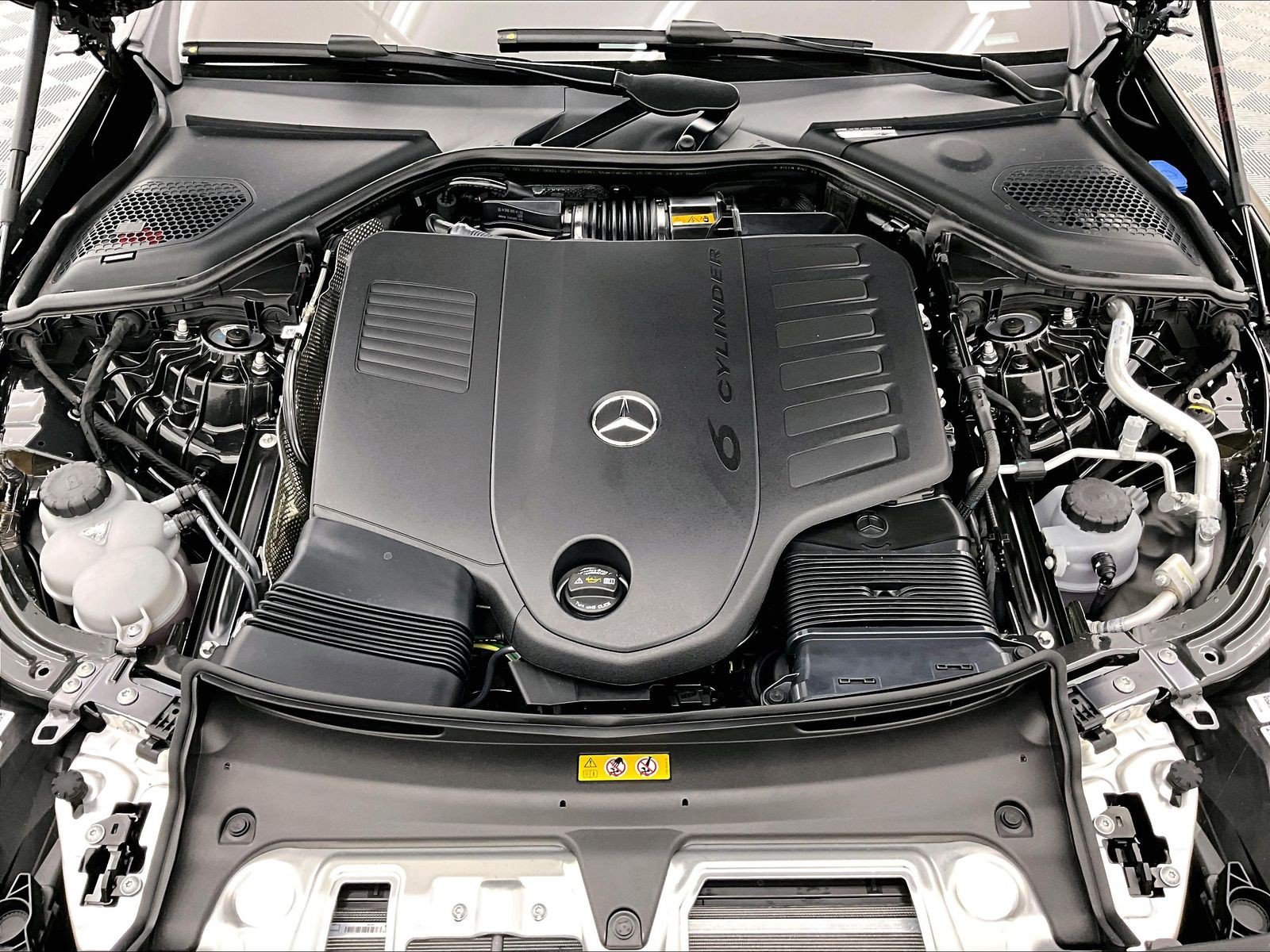 New 2027 Mercedes-Benz E 450 4MATIC Sedan image 9