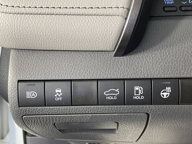 Used 2024 Toyota Camry SE w/ Cold Weather Package AWD/4WD image 14