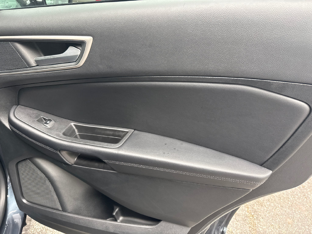 Used 2024 Ford Edge SEL w/ Convenience Package AWD/4WD image 16