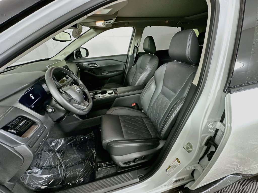 Certified 2026 Nissan Rogue Platinum w/ Platinum Premium Package AWD/4WD image 30