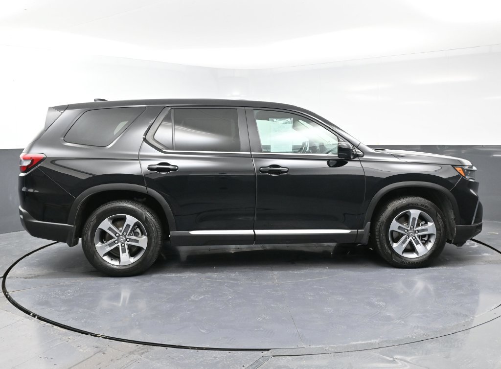 Used 2025 Honda Pilot EX-L image 3