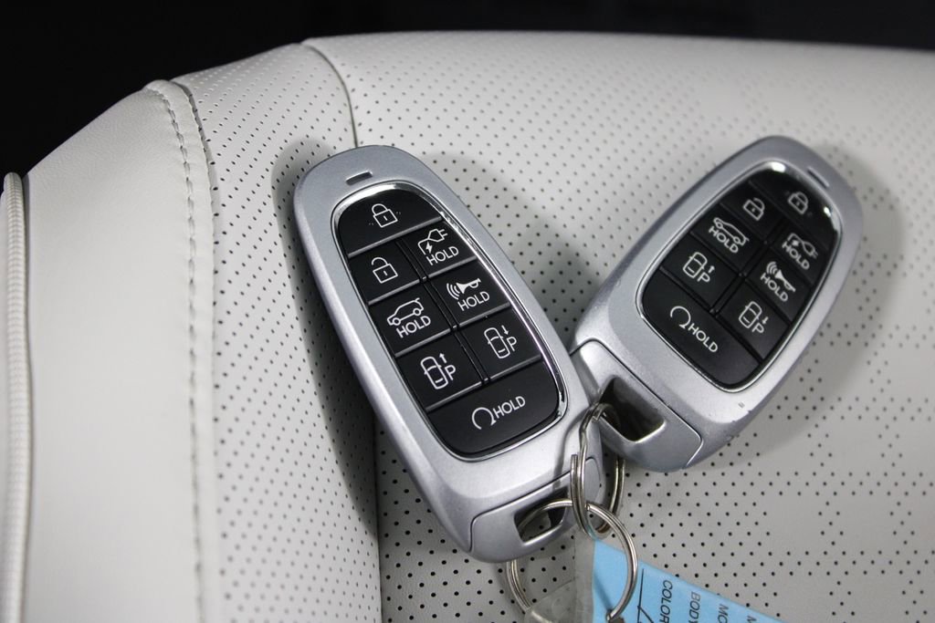 Certified 2022 Hyundai Ioniq 5 Limited w/ Cargo Package image 30