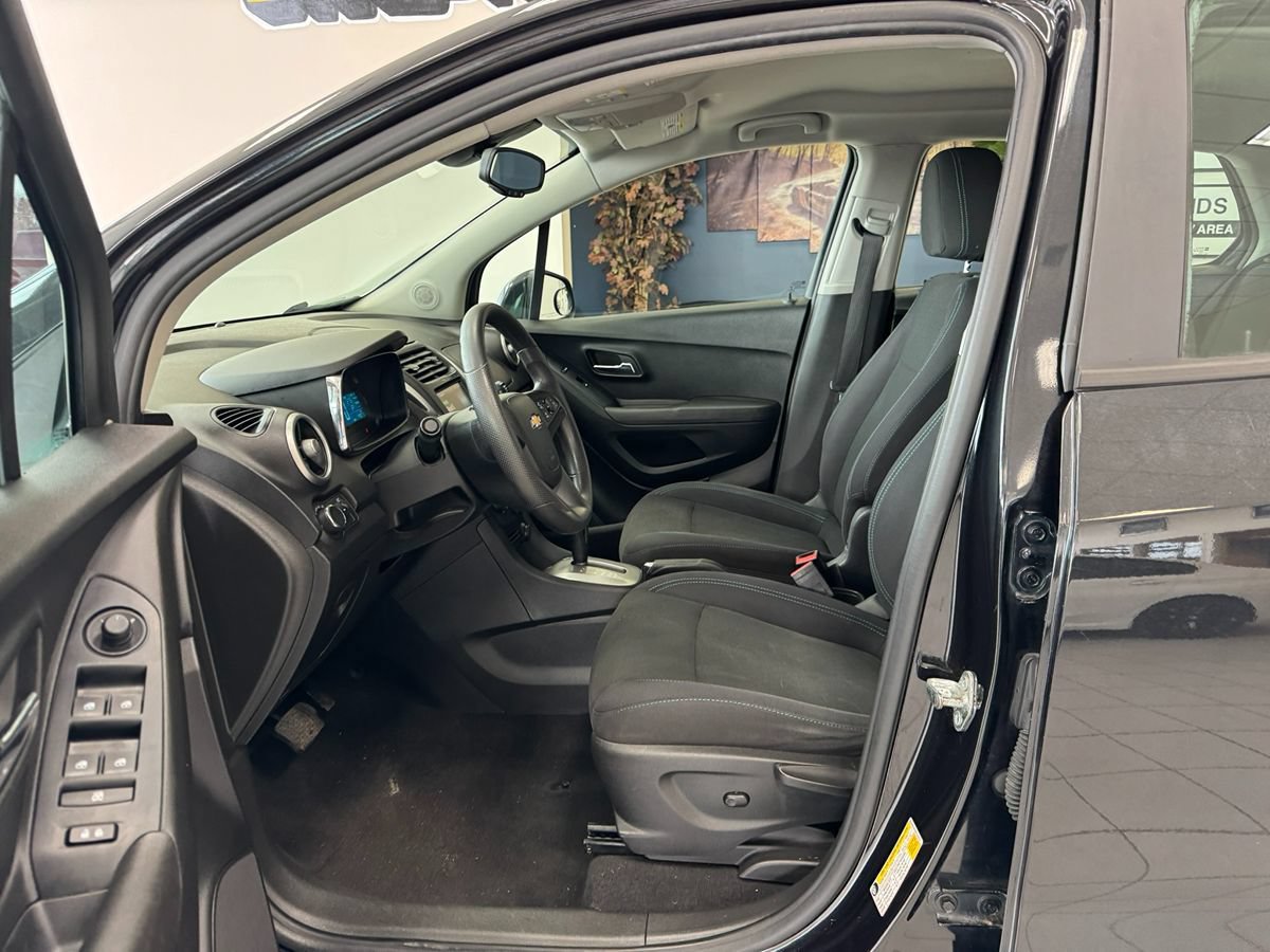 Used 2015 Chevrolet Trax LS FWD image 11