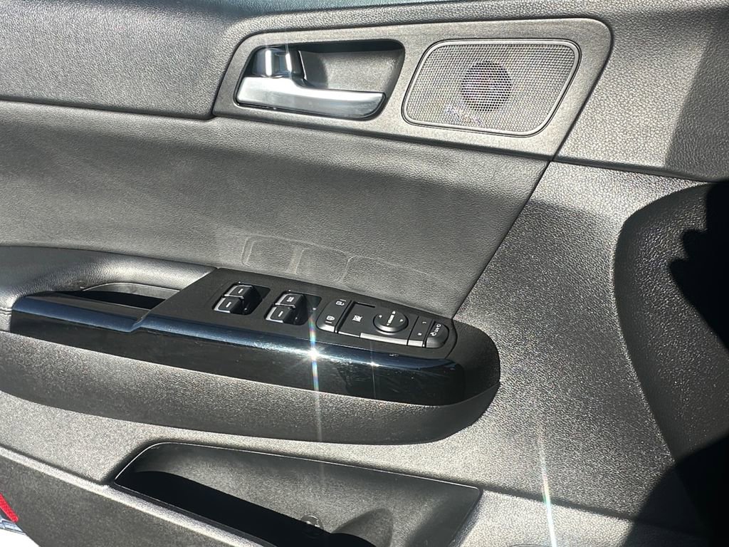 Used 2020 Kia Sportage SX image 11
