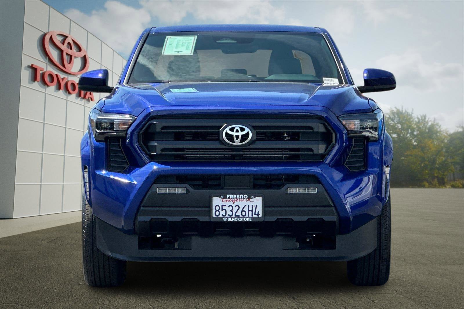 Certified 2025 Toyota Tacoma SR5 AWD/4WD image 8