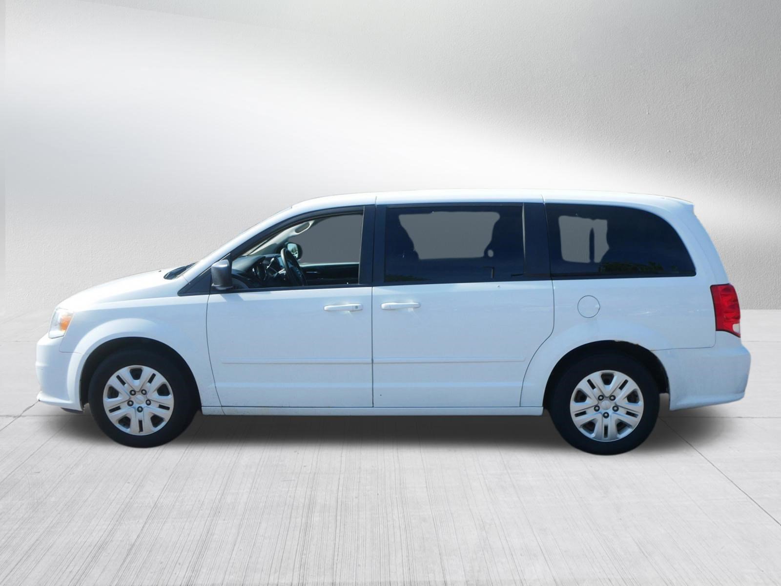 Used 2017 Dodge Grand Caravan SE w/ Power Window Group FWD image 4