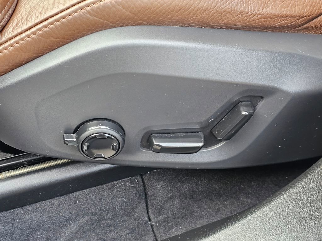 Used 2019 Volvo XC60 T5 Momentum w/ Protection Package Premier image 19