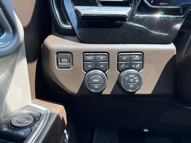 Used 2022 Chevrolet Silverado 1500 LTZ AWD/4WD image 16