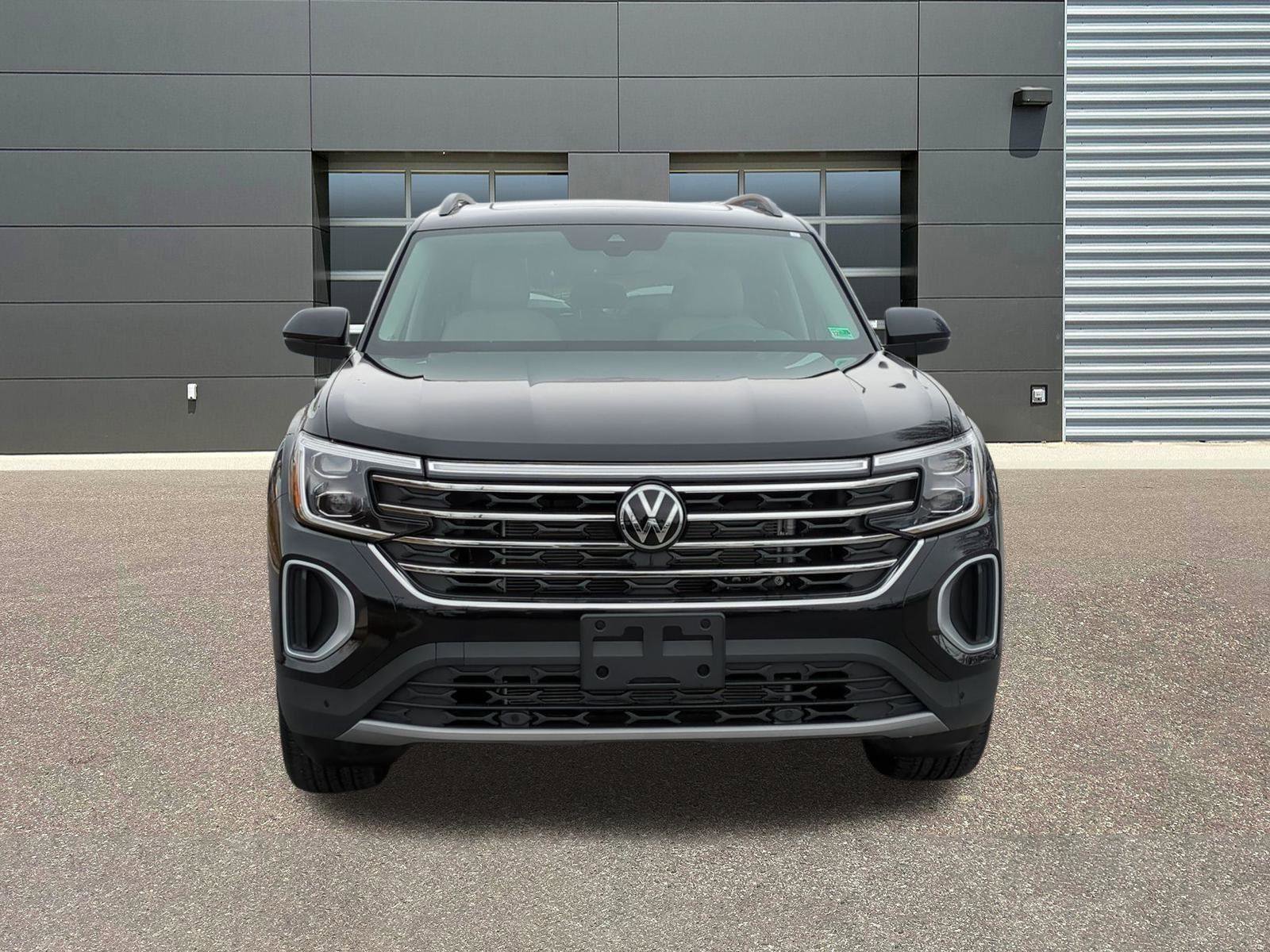 New 2026 Volkswagen Atlas SEL Premium R-Line AWD/4WD image 2