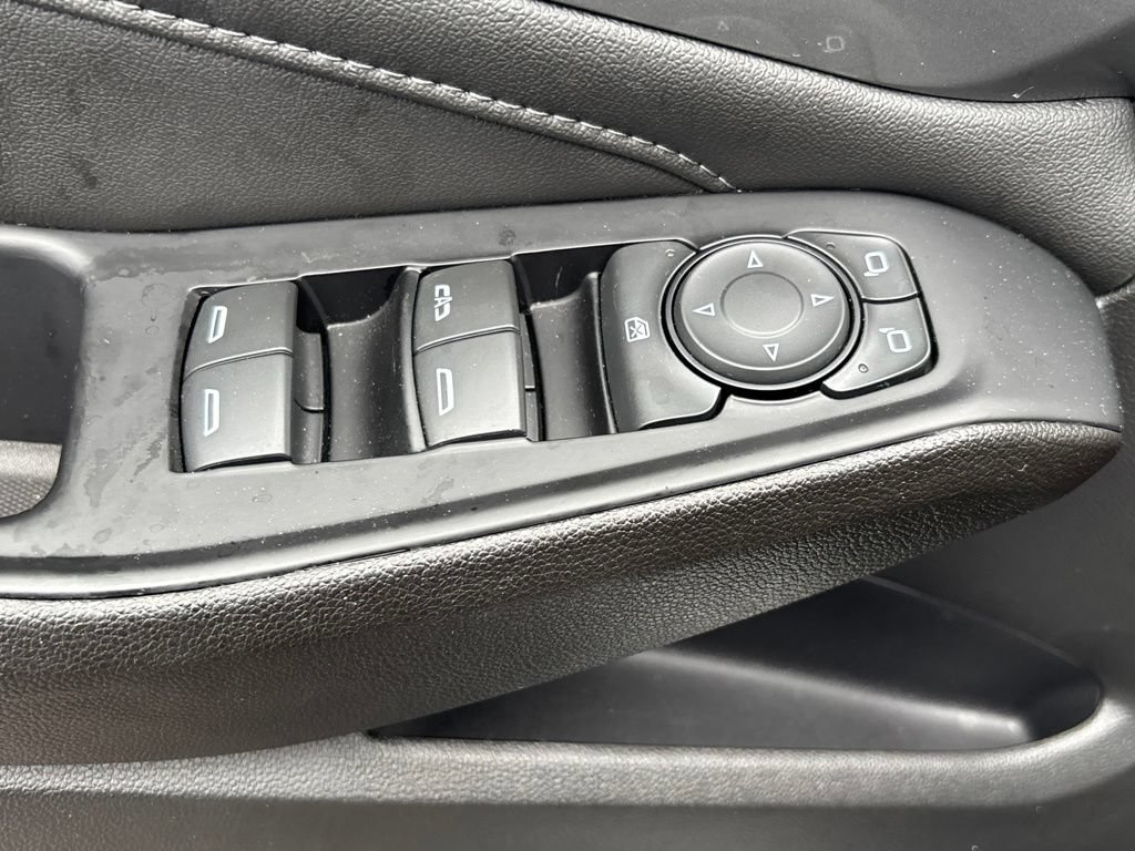 Used 2023 Chevrolet Traverse LT FWD image 8