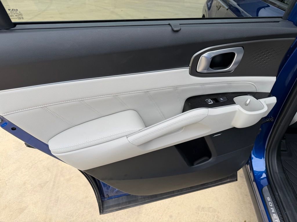 Used 2023 Kia Sorento SX image 17