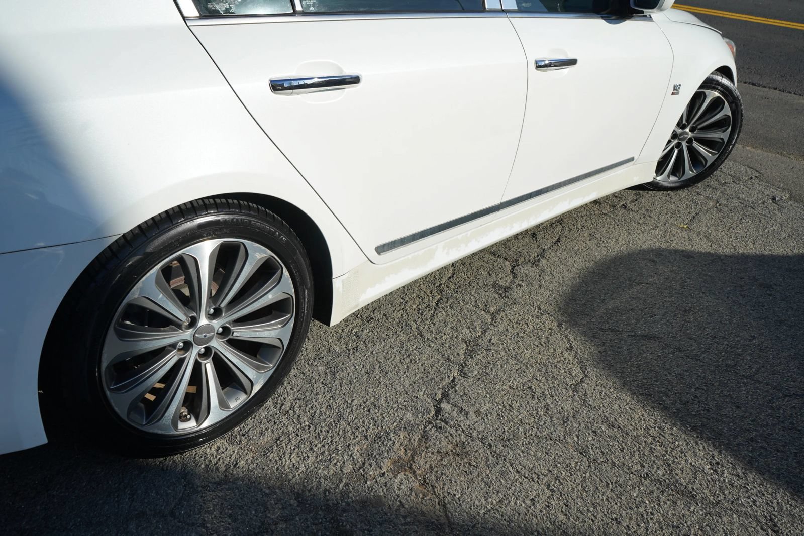 Used 2013 Hyundai Genesis 5.0 R-Spec RWD image 7