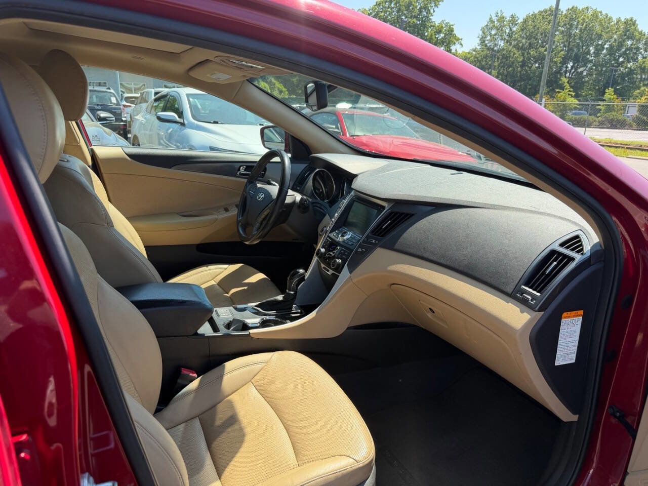 Used 2015 Hyundai Sonata Limited w/ Option Group 02 FWD image 11