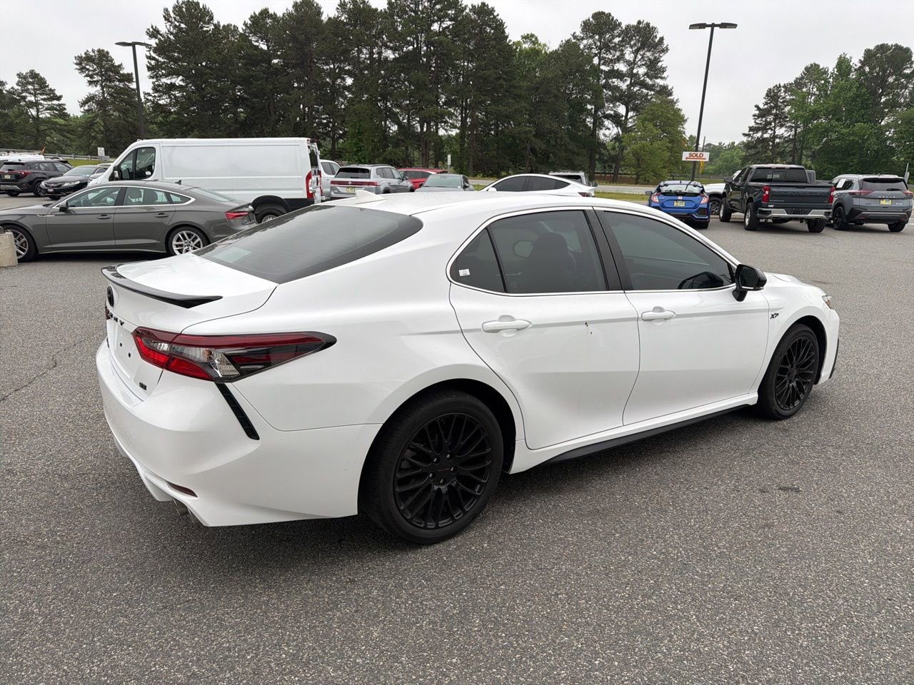 Used 2024 Toyota Camry SE w/ Convenience Package FWD image 8